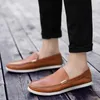 Mocassins en cuir véritable pour hommes, chaussures décontractées, à la mode, plates, à enfiler, pour la conduite, en bateau, confortables, paresseux, 2024