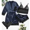 Sexiga pyjamas kvinnor Silk Satin Pyjamas Set 4st underkläder spetslingkläder med mantel nattklänning Lång sexig natt-robe V-hals Nightdress Suit 240330
