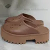 Sandales de luxe pour hommes et femmes, classiques, florales, solides, plates, tongs, équipement, fond épais, plate-forme en caoutchouc, plage, trou, crocscrocsshoes, mocassins