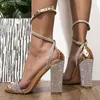 Sapatos de vestido Moda Glitter Strass Quadrado Salto Alto Sandálias Verão Open Toe Crystal Ankle Strap Mulheres Party Prom Shoes Sandalias H2404016WYI