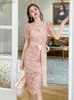 Grundlegende Casual Kleider 2023 Neue Süße Göttin Stil Rosa Spitze Kleid Frauen Sheer Haken Blumen Hohl Bogen Up Split Robe weibliche Sexy Party Vestidos yq240402