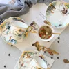 Tazze Piattini Tè con cucchiaio Set da caffè in stile europeo Tazza da caffè in ceramica giungla Fiore pomeridiano di lusso leggero per la casa