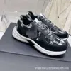 2023新しいXiaoxiangfeng Dads Shoes Womens Thick Sole Color Matching Elefnated Pandaランニングシューズラウンドトーカジュアルスポーツシューズ