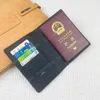 Ny Fashion Classic French Brand Designer Passport Wallet Högkvalitativt läder Mänskvinnor Passporthållare 4 kortplatser 1 Passplats 10 Färger Storlek 10cm*14cm*1cm