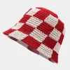 Chapeaux de seau au crochet tricotés à la main coréens Printemps été Chapeau de soleil en paille douce Femmes Chapeaux de seau Plaid Designer Bob Fisherman Cap 240325