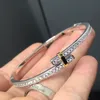 Marchio di moda di gioielli di alta qualità T diamante pieno di separazione di colore braccialetto anello orecchini regalo di gioielli di fidanzamento di San Valentino