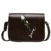 Bolsa de ombro feminina casual, bolsa crossbody de couro elegante, confortável, bordada, flor, bolsa carteiro, presente de aniversário para mulheres
