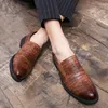 Модельные туфли Корейская версия модного комплекта с острым носком из крокодиловой кожи в британском стиле, формальный маленький размер D6981