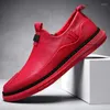 Zapatos informales 2024 Internet celebridad vendiendo botas para hombres estilo británico moda de cuero perezoso Slip-on