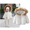 Donsjas Kind Meisje 2024 Winter Warm Peuter Baby Jongen Bont Capuchon Zuiver Wit Hoodie Mode Zip Up Bovenkleding Parka's Drop Delive Otkmf