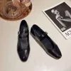 Tasarımcı Sıralı Fransızca İçişli Sığ Ağız Kadınlar Düz Ayakkabı Üst kaliteli Siyah Beyaz Kahverengi Boyut 35-39