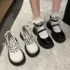 Pumpar kvinnor pumpar Mary Jane Chunky Heel Platform Metal Heart Belt Ladies Sandaler Lolita Fashion Ankel Strap Sweet Female Shoes