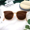 Designer clássico óculos de sol 2024 novo verão dobrável óculos de sol moda proteção solar senhoras premium sentido óculos com caso