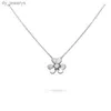 Designer halsbandsmycken Fourleaf Clover Pendant Female Steel Lucky Grass ClaVicle Saturn Diamond Halsband Guld för kvinnor Mens Tennis Chain Rose Gold Silvery