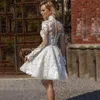 Urocza krótka suknia ślubna Illusion Lace Applique High Secon Długie rękawy A-line cywilne sukienki ślubne o długości kolana A Vestido de novias