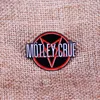 Broches motley crues esmalte pinos pentagrama rock band música anime lapela emblemas mochila jeans broche moda jóias presentes