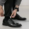 Klänningskor 2024 Autumn Shoe Men Casual Leather Classic Black Derby Nice Waterproof Office Formal för storlek 38-46 B201