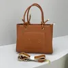 2024 NUEVA letra T bolsas Tote bolso de mujer PU cuero gran capacidad Diseño de moda Nicho de bolso cuadrado Bolso de hombro Bolso de hombro Bolso de cuerpo cruzado para niñas