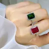 Cluster Anneaux 4 Red Ring Rectangular Green Cut importé High Carbon Diamond S925 Silver Engagement Bijoux pour femmes