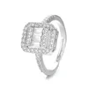 Nieuwe niche-persoonlijkheidsladder T-vormige zirkoonring damesopening rotssuiker vierkante diamanten ring lichte luxe armband
