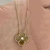 العلامة التجارية 15mm Clover Necklace Charm Single Flower Flower Vans Cleef Necklace Luxury Diamond Agate 18K قلادة مصممة ذهبية