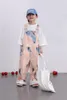 Pantaloni Pantaloni gilet per ragazzi e ragazze 2024 Primavera Estate Stile coreano Moda Bello stampato a figura intera per esterno