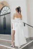 Fashion Simple White Mini Sheat Robes de mariée avec Big Bow Train Sexy Brutchless Elegant Satin Short Boho Garden Beach Bridal Bridal Robes Dance Réception Robe