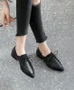 Pompe Chaussures pour femme 2023 noir avec sangles chaussures d'été pour femmes pointues pointues en cuir normal décontracté formel bas talon élégant élégant