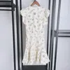 Designerklänning Trend 2024 Spring/Summer Ladies Light Mature Sunflower Hollow V-Neck Flying Sleeves Ritade Pleated Slim Dress
