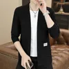 Suéteres masculinos moda bonito listrado com decote em v bolso casual cardigan estilo britânico versão coreana tendência tudo solto.