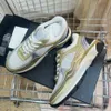 23 Spring New Versatile Sneakers Fashion Round Toe Color Matching spets upp mesh tjocka sulor casual skor