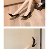 Chaussures habillées taille 32-43 2024 tête carrée en cuir noir femmes sexy talons aiguilles chaussures simples déplacements