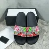 2024 Italy Slippers Sandals Paris New Rubber Slides Sandals Floral Brocade Women Men Sliper Flat Flats Flip Flops Womens Fashion Beach Beach