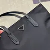 Mode dreiteils Set Frauenbag Luxus Designer Dreieck Metal Retro Classic Nylon Classic Retro gedruckt große Einkaufstasche Handtasche No Box