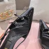 Scarpe di design di lusso Décolleté con tacco basso bordeaux Slingback in vernice con fibbie Cinturino alla caviglia Tacchi a forma di gattino Sandalo Tacco a spillo Abito da sera Scarpe da donna