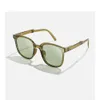 Óculos de sol clássico designer de luxo 2024 novo verão dobrável óculos de sol moda proteção solar senhoras premium sentido óculos com caso