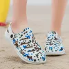 Sandaler 2022 Herr Sandaler Kvinnor Mules Summer Nonslip Par Hole Shoes Clogs Eva Garden Shoes Camouflage Beach Flat Male Slippers