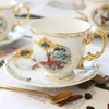 Tazze Piattini Tè con cucchiaio Set da caffè in stile europeo Tazza da caffè in ceramica giungla Fiore pomeridiano di lusso leggero per la casa