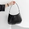 10A جودة الكتف الكتف Cleo Bag Luxurys Leather Leather Handbag Exeries 2 Size Mini Hobo Womens Mens Triangle Bag Bag Bag Tote Metal Metitions Crossbody Bags