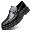 Chaussures décontractées printemps en cuir véritable chaussure pour hommes hommes plat affaires mariage formel Slip-on Gentleman élégant