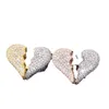 Ascolta il nuovo prodotto di Jie Personality Rupture Love Ring Set di rame Zircone pieno di diamanti Accessori per coppie di marca di moda Hip Hop