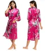 Enwi sexig pajamas siden kimono robe badrobe kvinnor satin mantel silkrockar natt sexiga kläder natt växa för brudtärna sommar plus storlekar-xxxl 010412 2404101