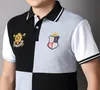 Camisa polo de algodão puro com gola virada para baixo, camiseta masculina de manga curta, estampa bordada mostra personalidade, nova opção para uso casual no verão.