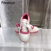 Scarpe casual 2024 Pelle a testa tonda Piccola bianca da donna Color Matching Retro Sneakers da uomo Nuvole Coppia Estate