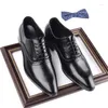 Robe chaussures mariage pour hommes en cuir verni formel Brogue costume d'affaires bureau 2024 Zapatos de Vestir Hombre