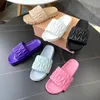 Designer Sandali da donna Pantofola estiva Piattaforma da spiaggia di lusso Scivolo Moda Punta aperta in pelle Scarpa casual Lettera Slip-on Fucsia Nero Bianco Blu 35-41