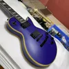 chitarra elettrica personalizzata, colore viola, corpo in mogano, tastiera in palissandro, finitura satinata, pickup attivi, spedizione gratuita