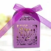 Present Wrap Laser Cut Hollow Candy Box Tack Carton med Ribbon Baby Shower Wedding Presents For Gäster Födelsedagsfest 50/100 st