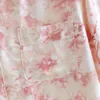 Vêtements à domicile Pyjamas de coton-silk de printemps / été pour femmes peinture à l'encre satin peinture à manches courtes à manches courtes de revers de revers.