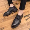 Chaussures décontractées style britannique hommes mode fête de mariage porter plate-forme à lacets chaussure derby noir original cuir sculpture richelieu chaussures